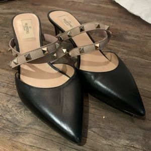 Valentino Black/Beige Leather Rockstud heels